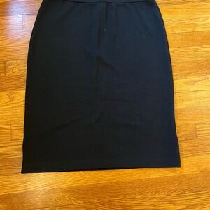 St John Elegant Black Pencil Skirt
